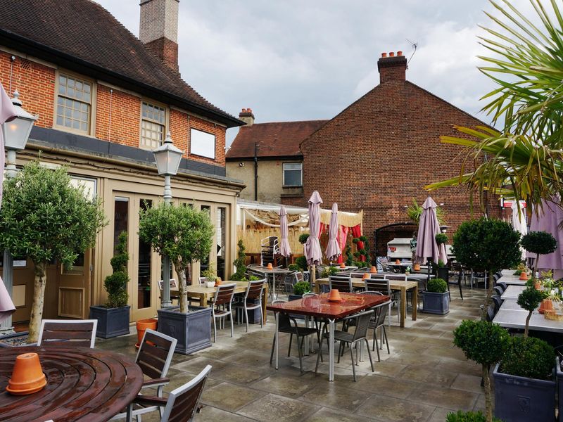 Still a pub taken 13 August 2018. (Pub, Garden). Published on 28-09-2019