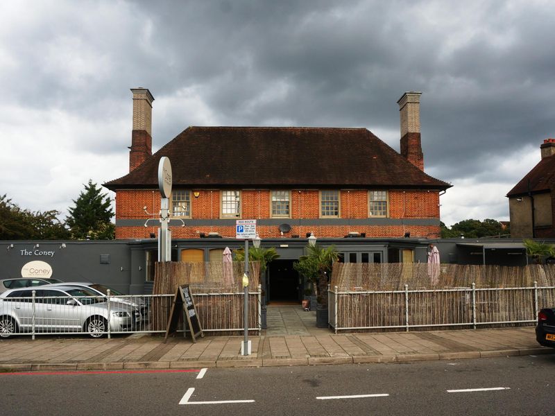 Still a pub 28 September 2018. (Pub, External, Key). Published on 28-06-2022