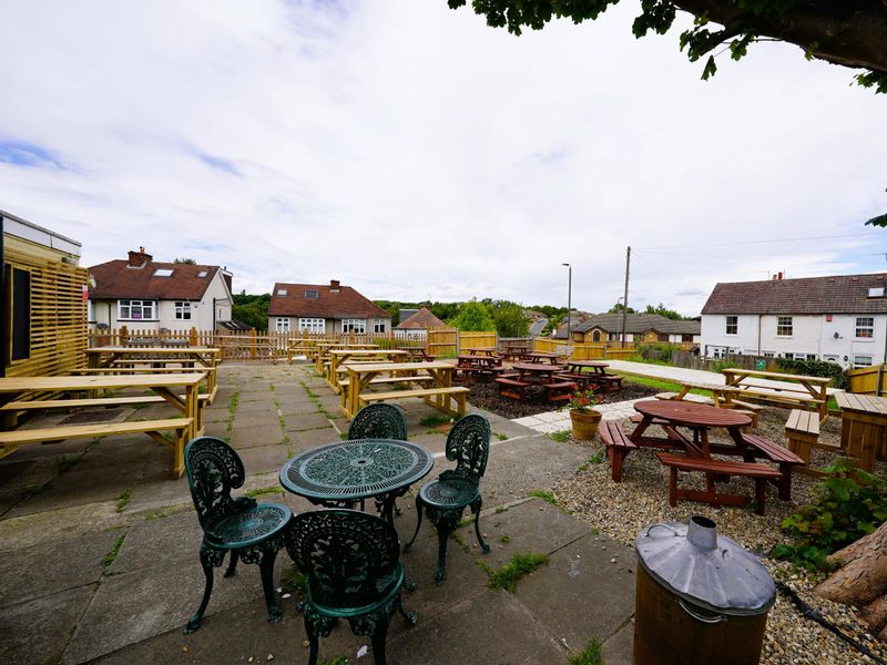 Cricketers, Orpington, garden 2. (Pub, Garden). Published on 29-06-2022