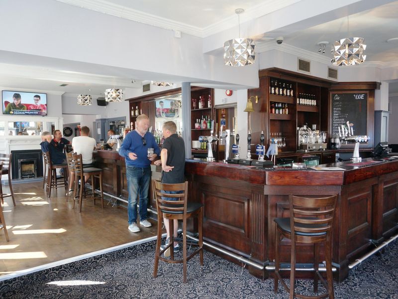 (Pub, Bar). Published on 01-08-2018 