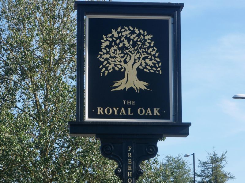 Photo taken 1 Aug 2018, pub sign.. (Sign). Published on 03-11-2020