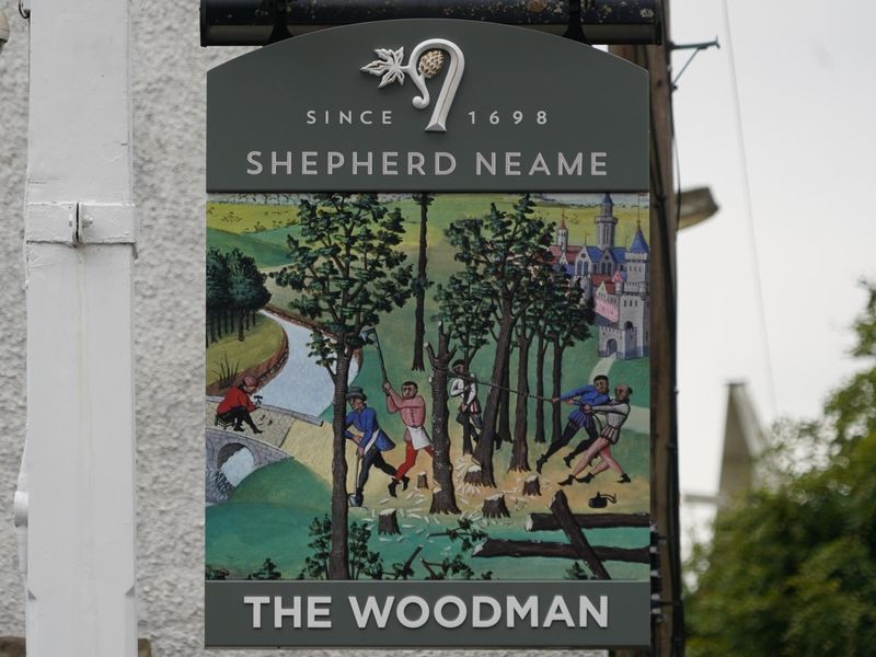 25 August 2022 pub sign. (Pub, Sign). Published on 31-08-2022 