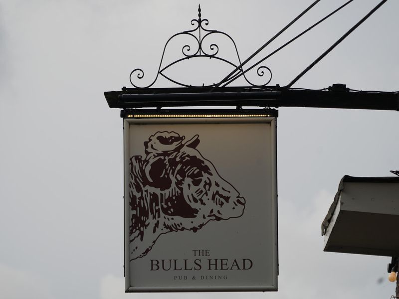 Photo taken 08 September 2022, hanging pub sign.. (Pub, Sign). Published on 08-09-2022