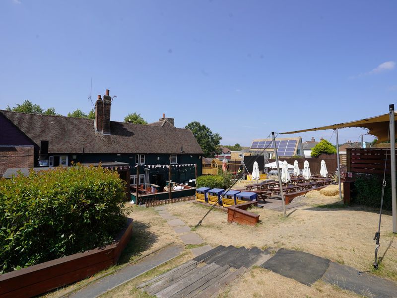 Photo taken 18 Jul 2026, garden.. (Pub, Garden). Published on 19-07-2026 
