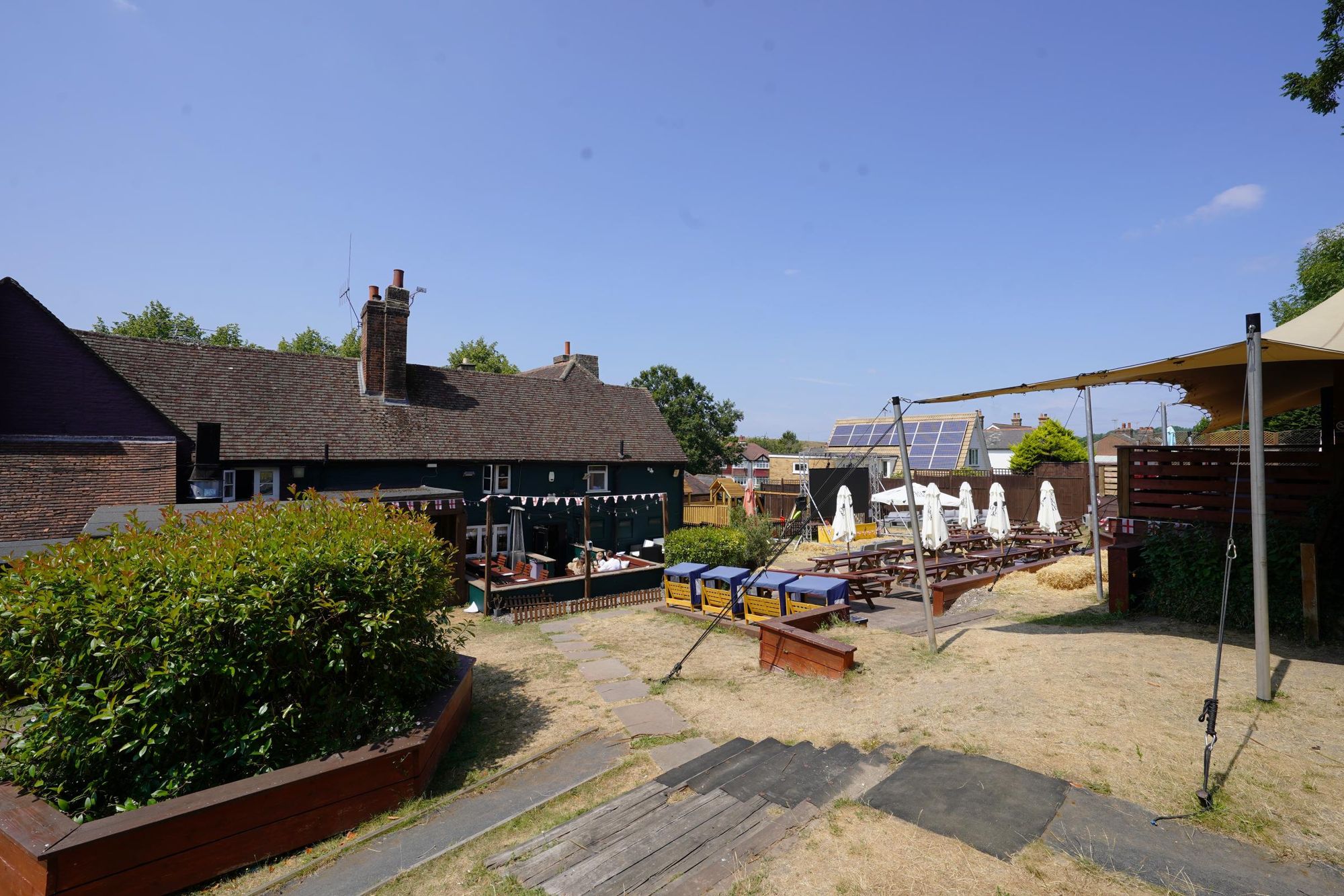 Photo taken 18 Jul 2026, garden.. (Pub, Garden). Published on 19-07-2026