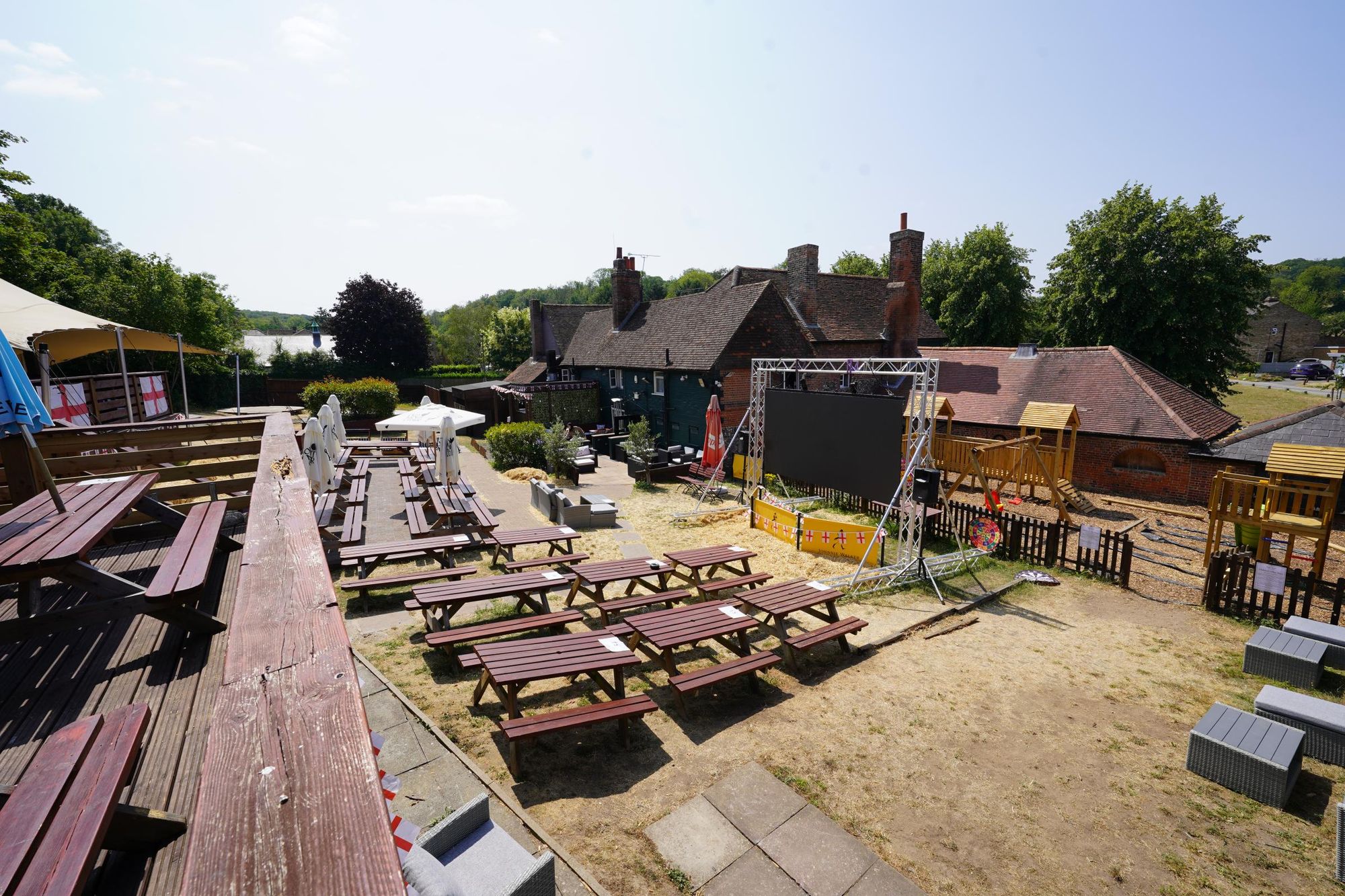 Photo taken 18 Jul 2026, garden.. (Pub, Garden). Published on 19-07-2026