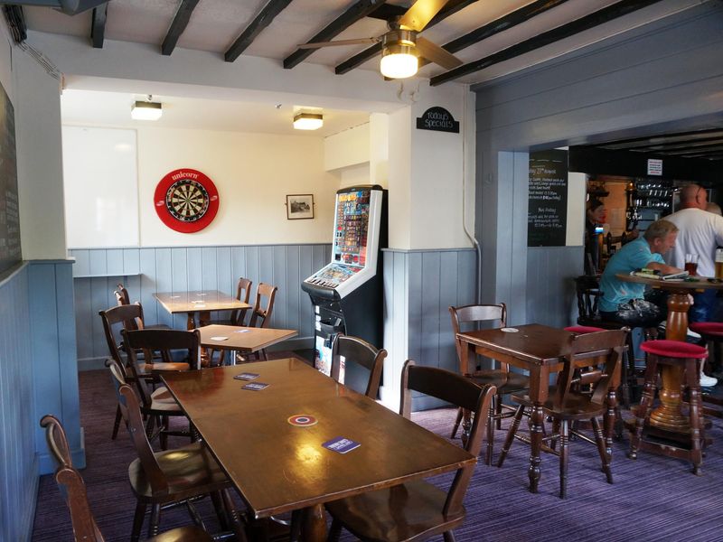 (Pub, Bar). Published on 16-08-2018 