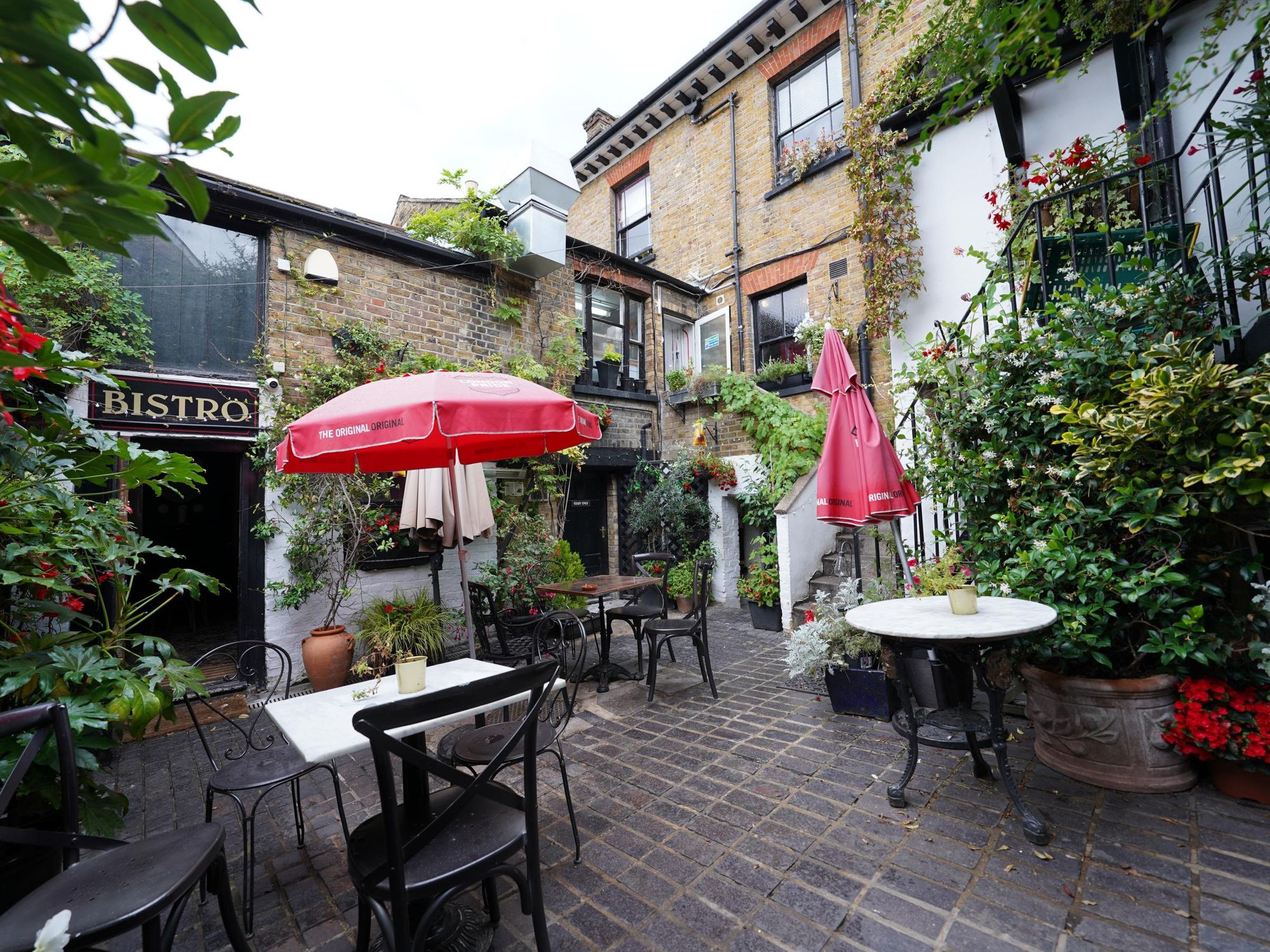 Photo taken 5 September 2022, courtyard & garden.. (Pub, Restaurant, Garden). Published on 09-12-2023