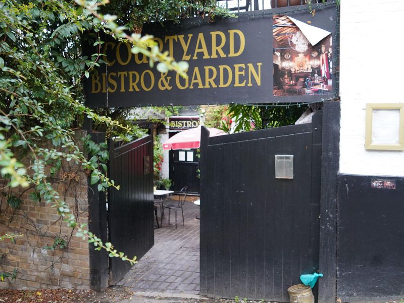 Photo taken 5 September 2022, courtyard & garden.. (Pub, Restaurant, Garden). Published on 09-12-2023
