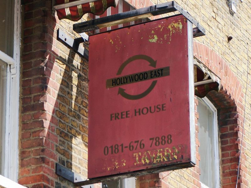 15 August 2015 pub sign in year of closure. (Sign). Published on 11-07-2022