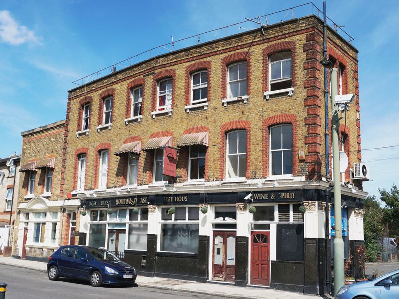 15 August 2015 external in year of closure. (Pub, External). Published on 11-07-2022