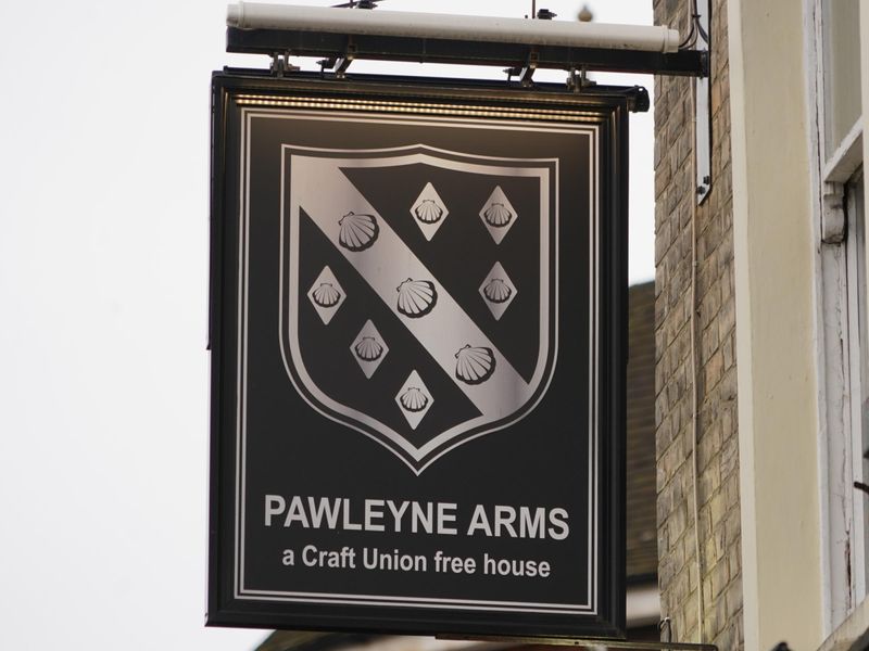 Photo taken 2 Apr 2024; pub sign.. (Sign). Published on 04-04-2024