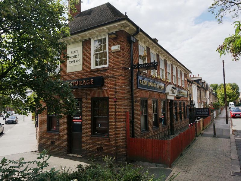 Photo taken 15 August 2015, after closure.. (Pub, External). Published on 30-09-2020