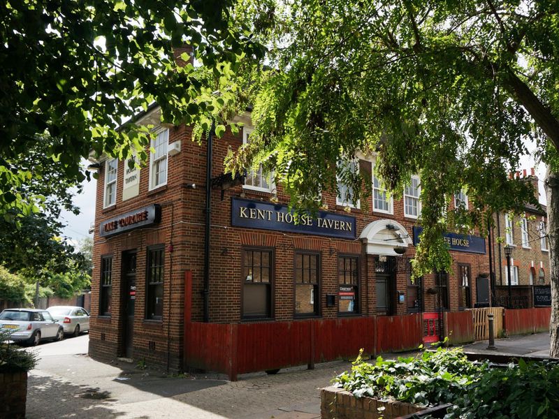 Photo taken 15 August 2015, after closure.. (Pub, External). Published on 30-09-2020