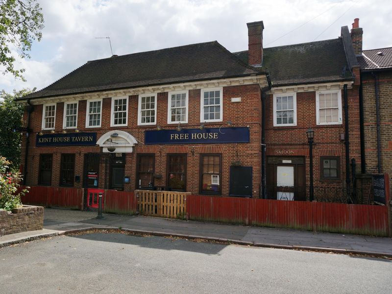 Photo taken 15 August 2015, after closure.. (Pub, External). Published on 30-09-2020