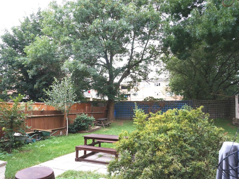 19 September 2016 open pub garden. (Pub, Garden). Published on 06-07-2022