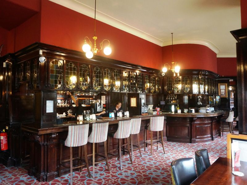 (Pub, Bar). Published on 12-08-2018 