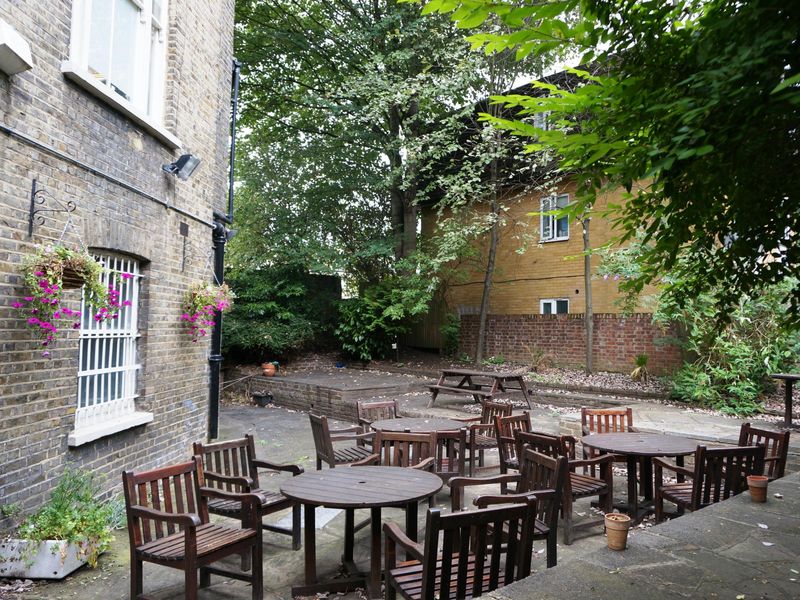 (Pub, Garden). Published on 12-08-2018 