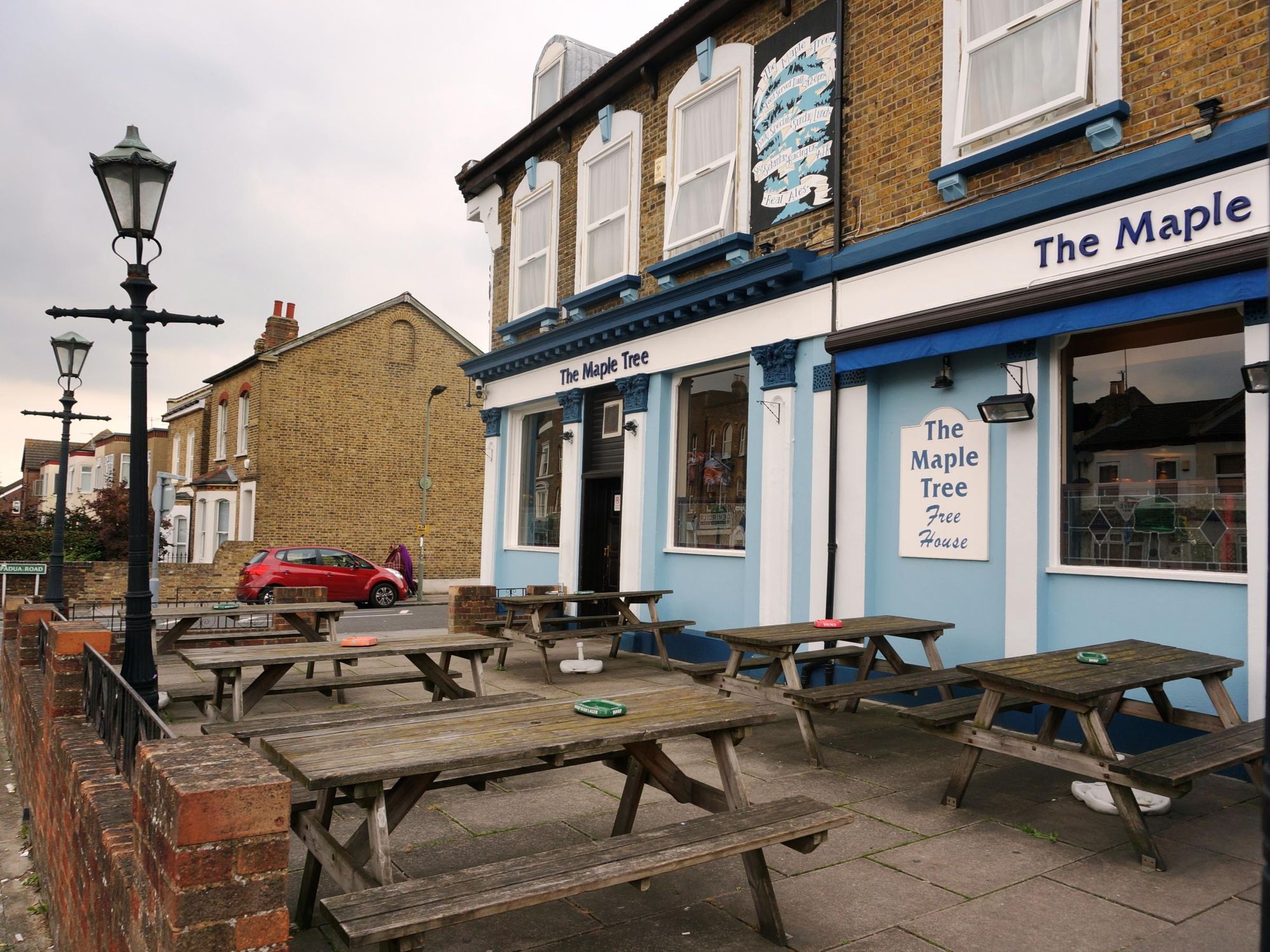 Photo taken 19 Sept 2016, patio. (Pub, Garden). Published on 30-09-2016