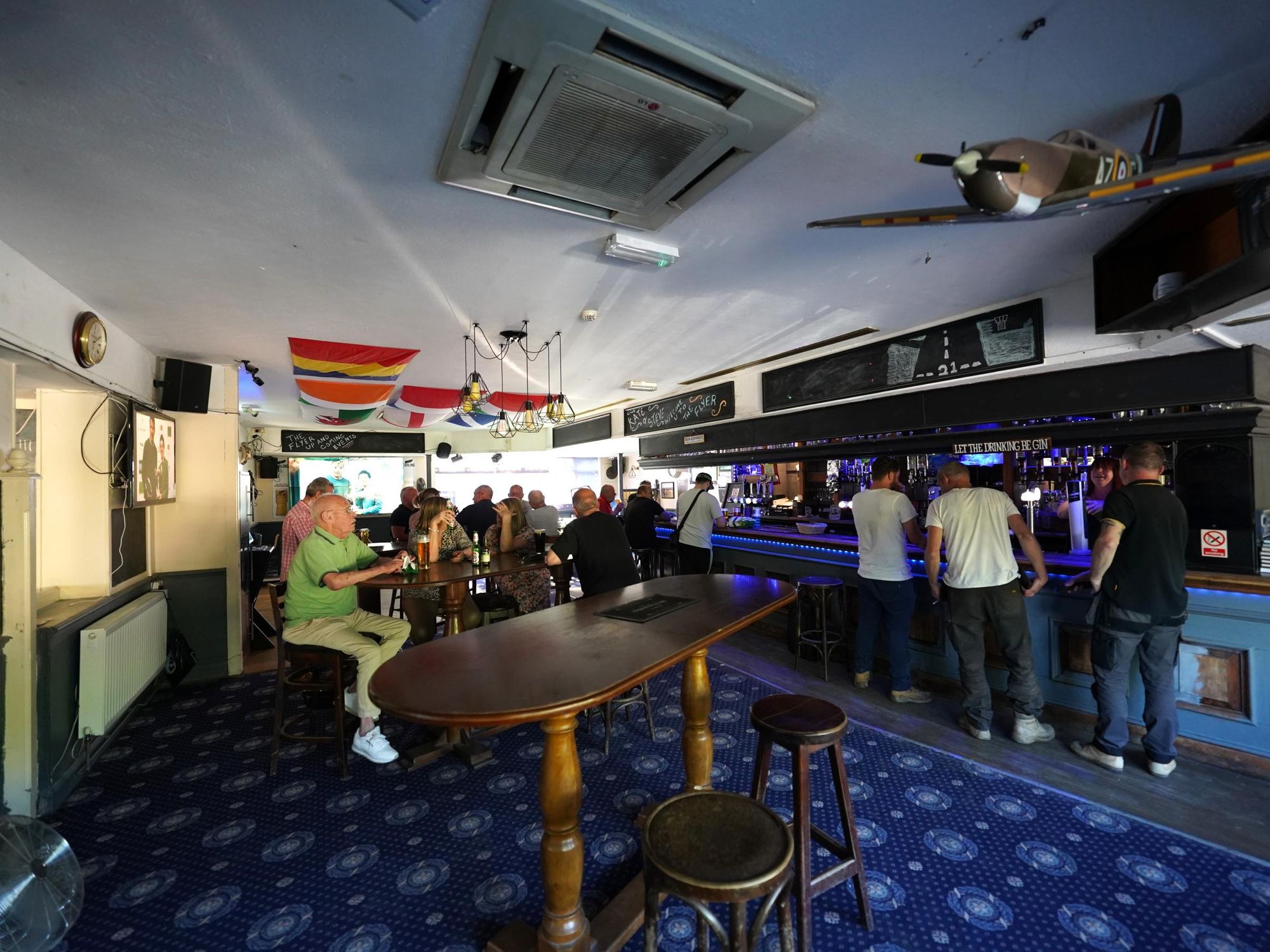 Date taken 13 May 2025 2018, interior.. (Bar). Published on 14-05-2025