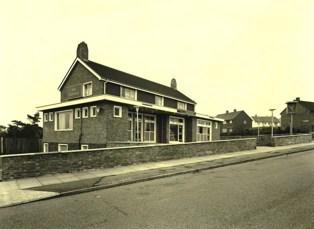 The pub in its heyday. (Pub, External, Key). Published on 13-02-2023