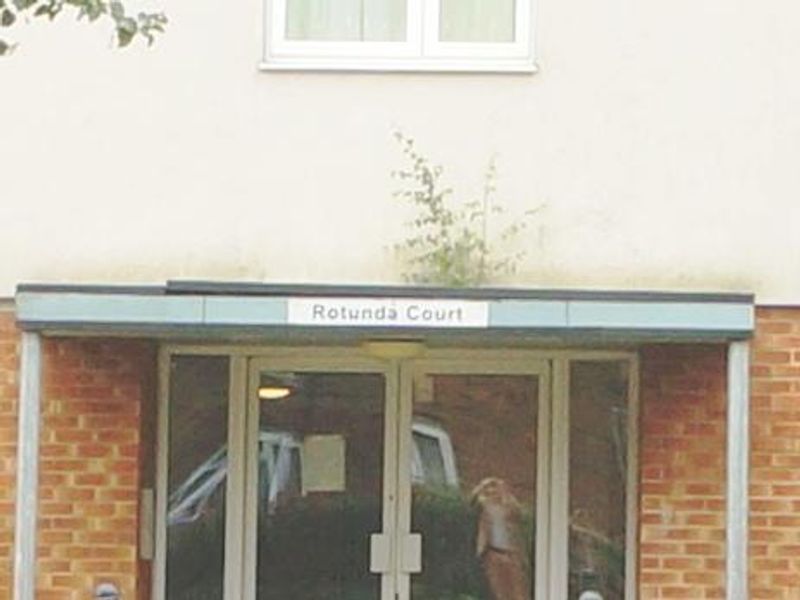 Photo taken 8 September 2015. Replacement housing, sign.. (Sign). Published on 04-10-2015