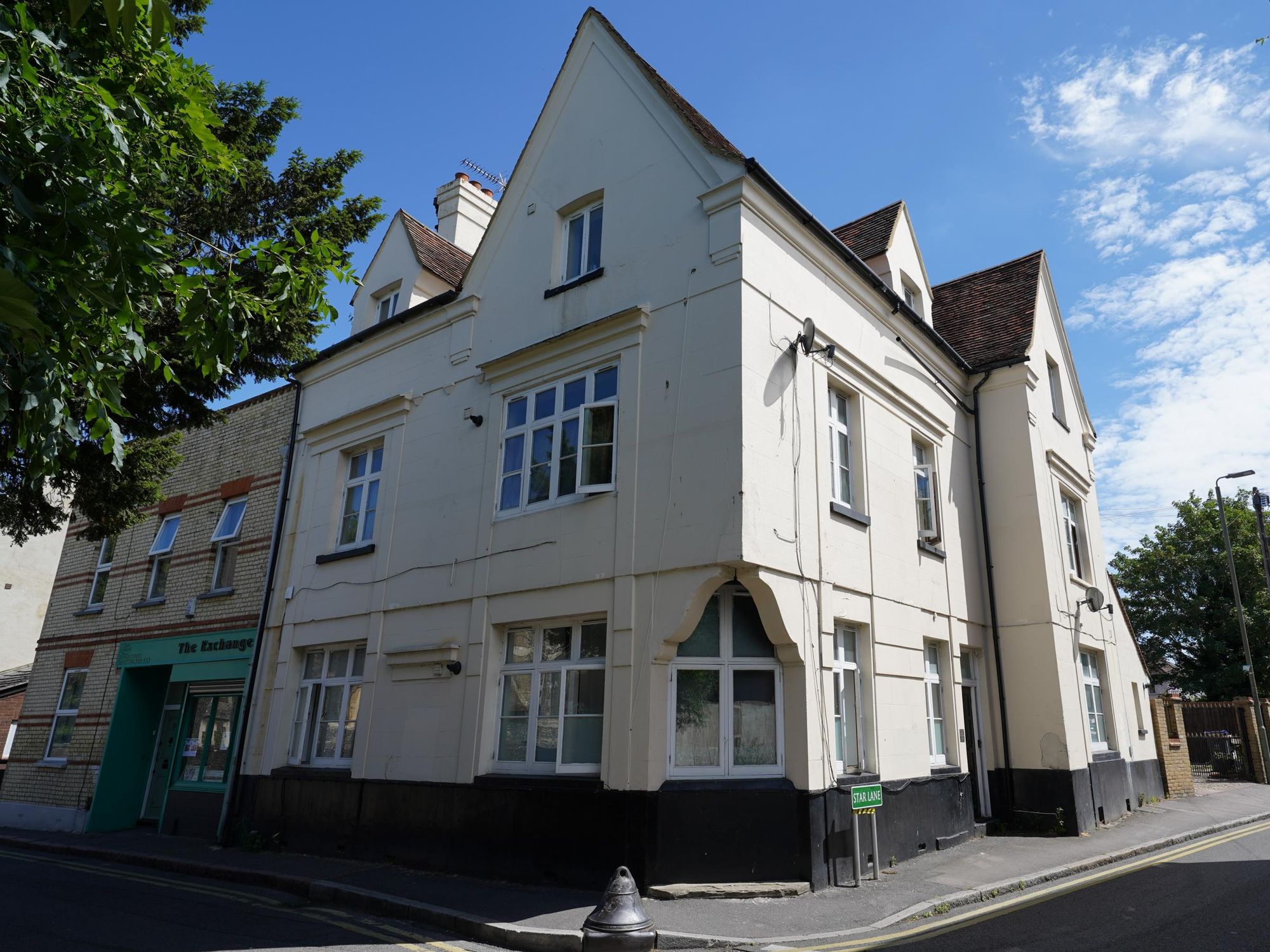 4 July 2022 after conversion to flats. (Pub). Published on 04-07-2022