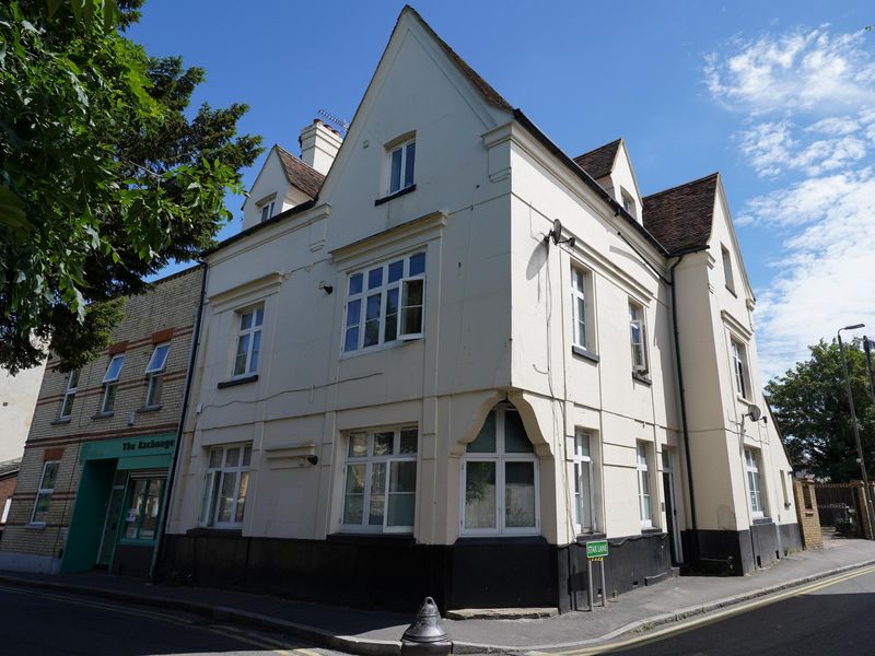4 July 2022 after conversion to flats. (Pub). Published on 04-07-2022 