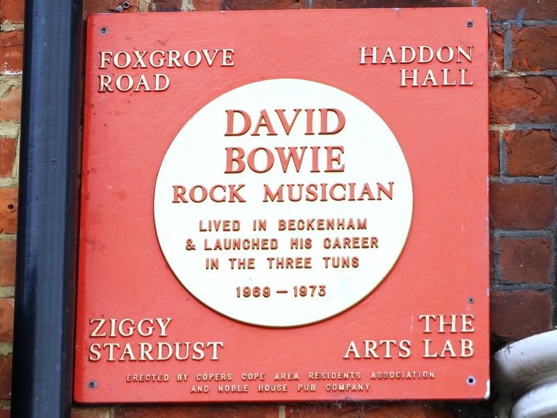 Photo taken 7 September 2015. David Bowie plaque.. (Pub, Sign). Published on 23-05-2021