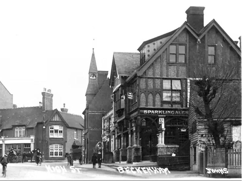 Pub still open.. (Pub, External, Key). Published on 17-07-2021