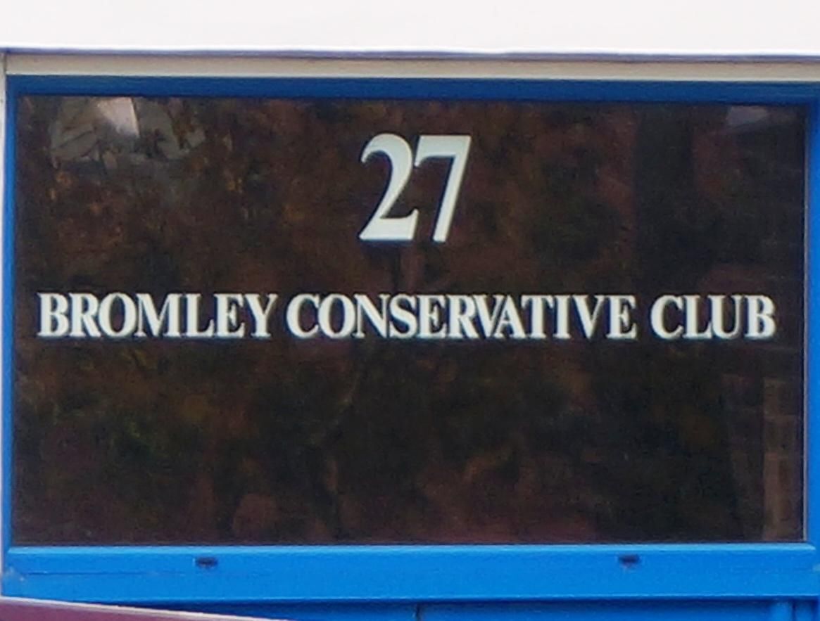Photo taken 18 Oct 2016 window sign.. (Sign). Published on 19-10-2016