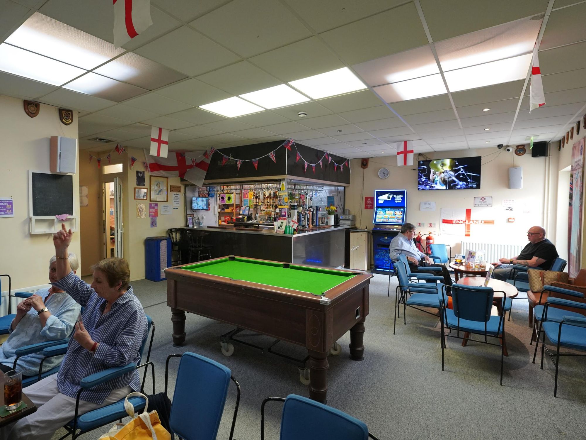 Photo taken 2 May 2025, bar.. (Bar). Published on 03-05-2025