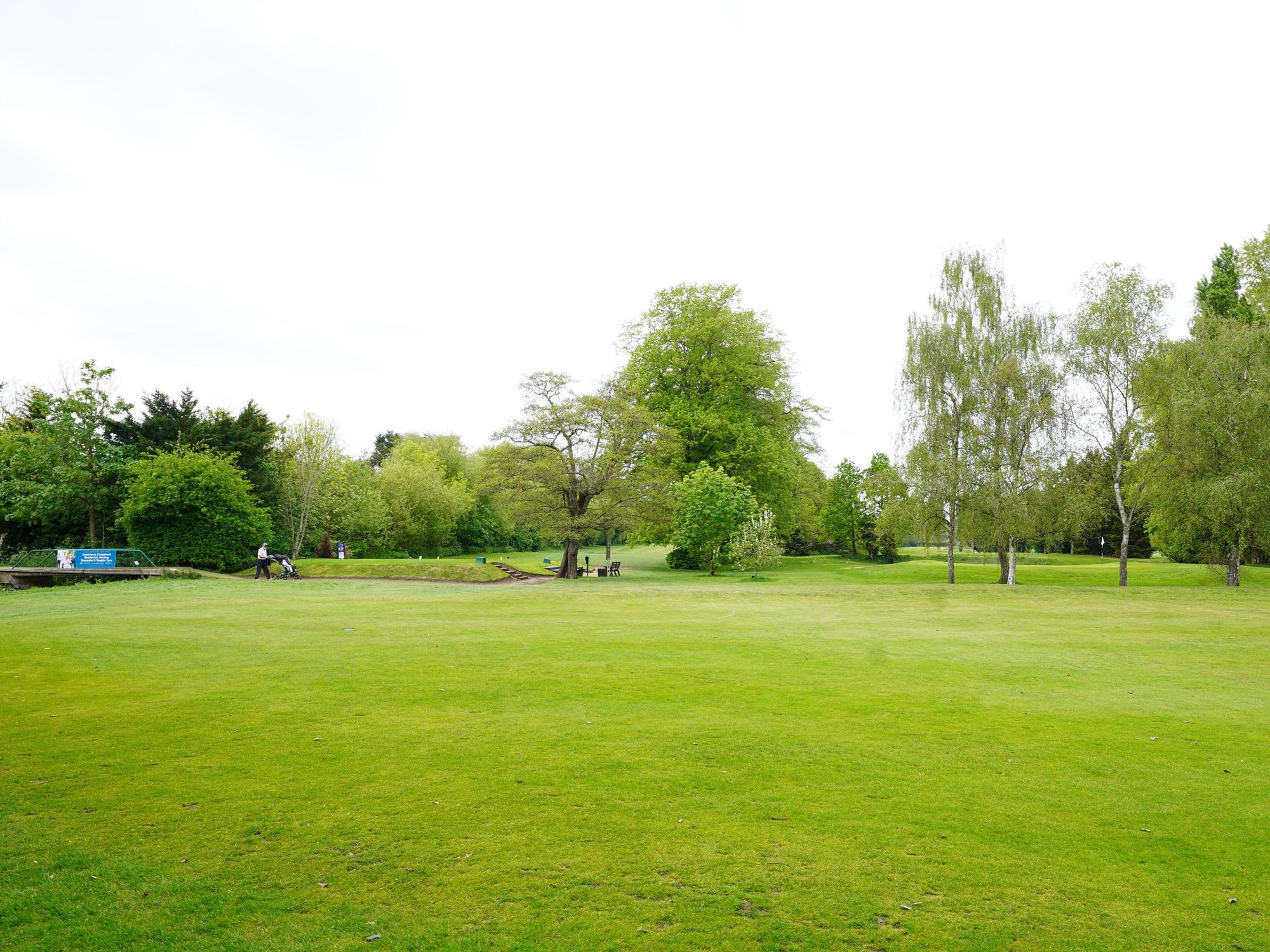 Photo taken 27 Apr 2025, golf course.. (Garden). Published on 27-04-2025