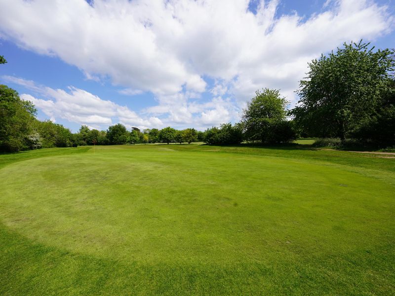 Photo taken 13 May 2025, golf course.. (Garden). Published on 13-05-2025 