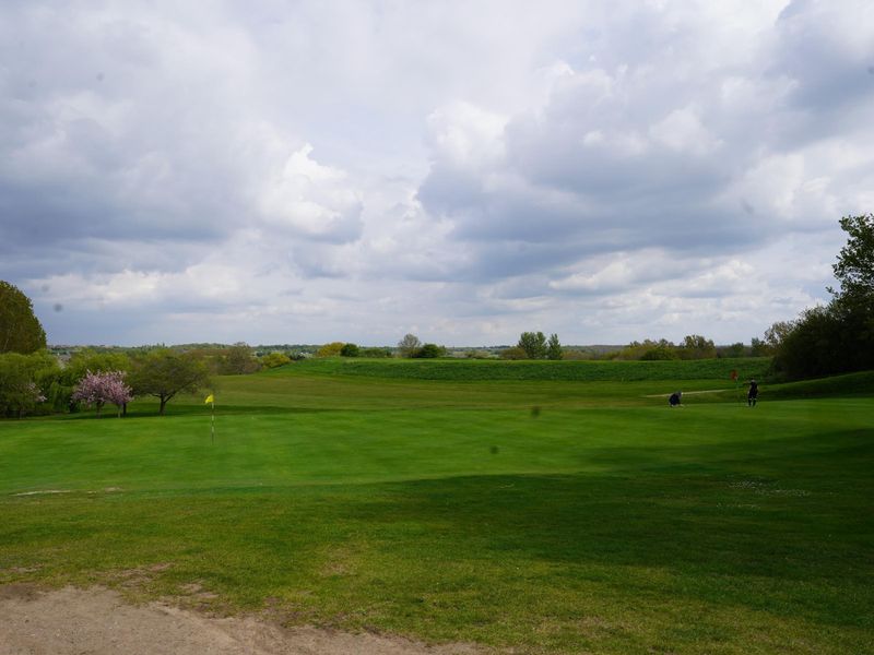 Photo taken 21 Apr 2025, golf course.. (Garden). Published on 22-04-2025 
