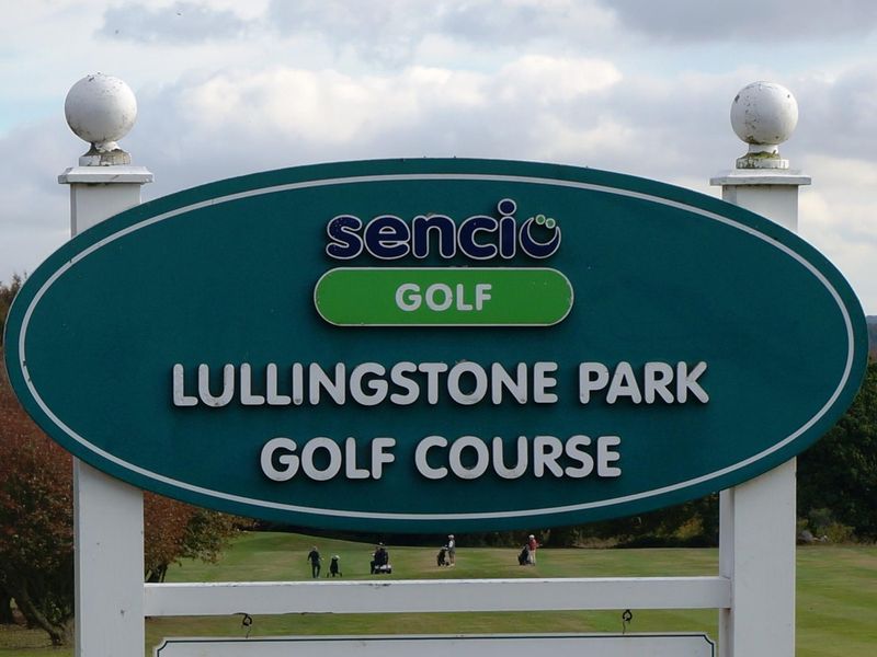 Photo taken 26 Oct 2016, golf course external sign.. (Sign). Published on 28-11-2016