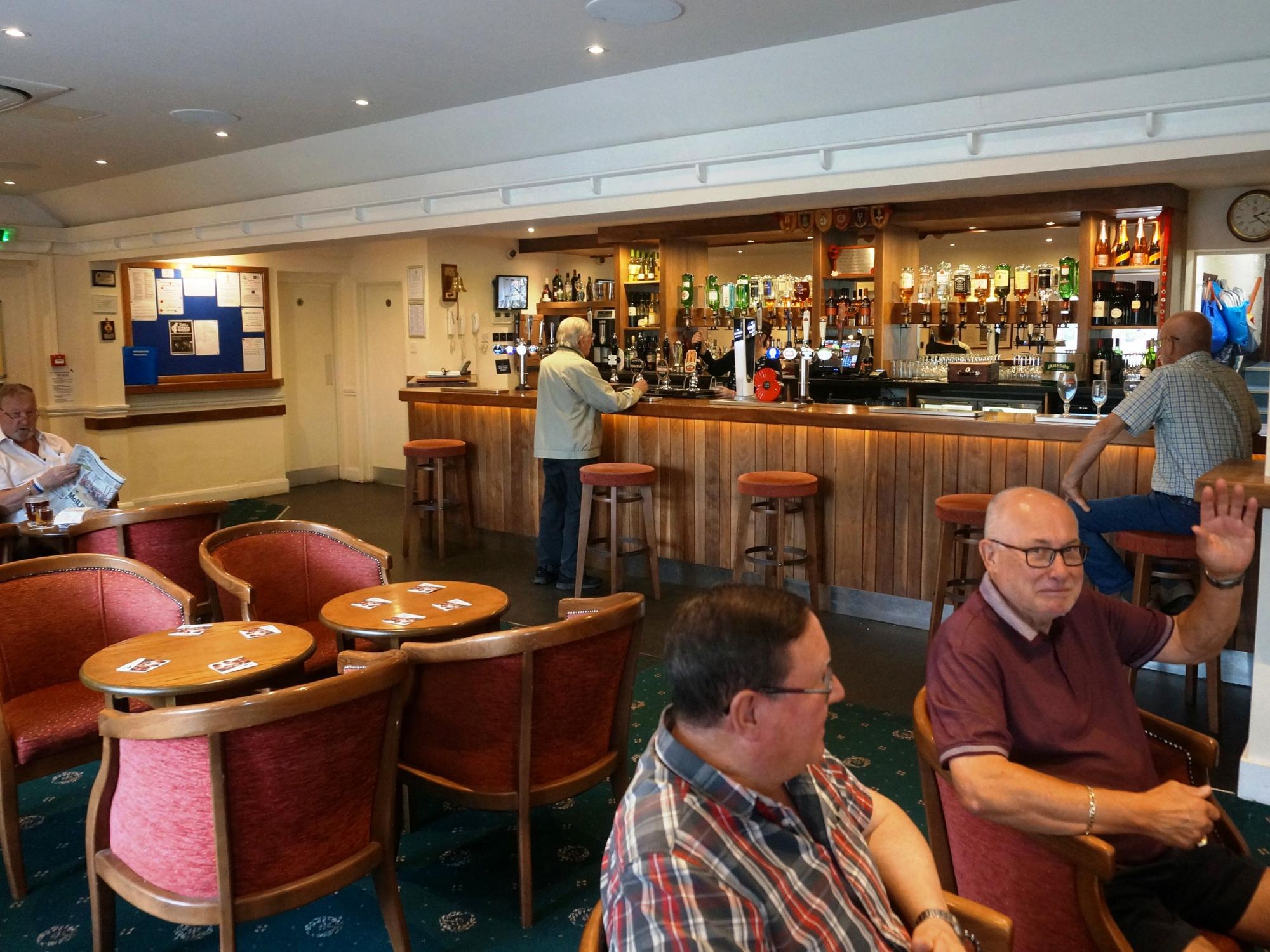 (Pub, Bar). Published on 21-07-2018