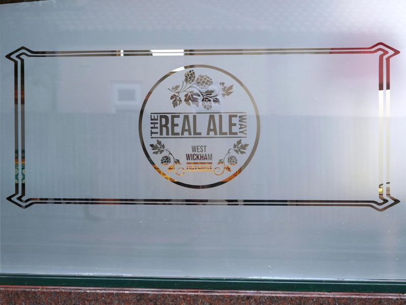 Photo taken 23 October 2021, window sign.. (Sign). Published on 24-10-2021 