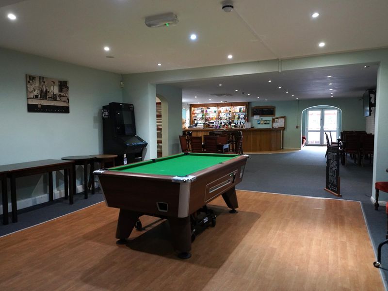   bro-15155 Blundell's, Biggin Hill, interior, pool & snooker.. (Bar). Published on 12-02-2025