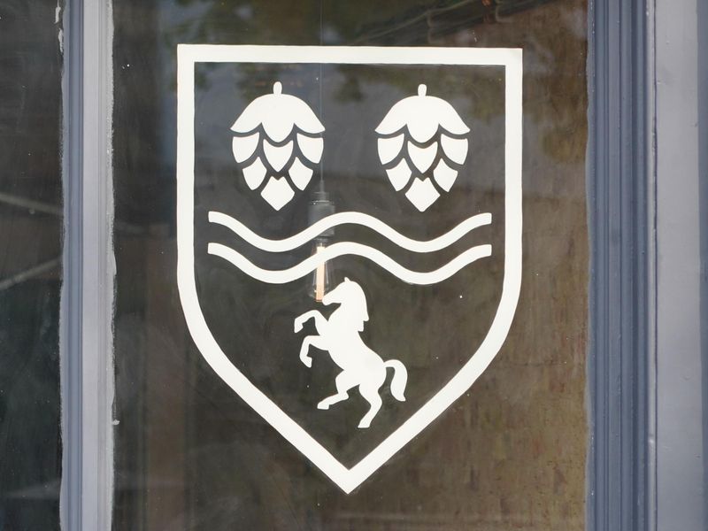 Photo taken 25 Apr 2025, window sign.. (Sign). Published on 25-04-2025 