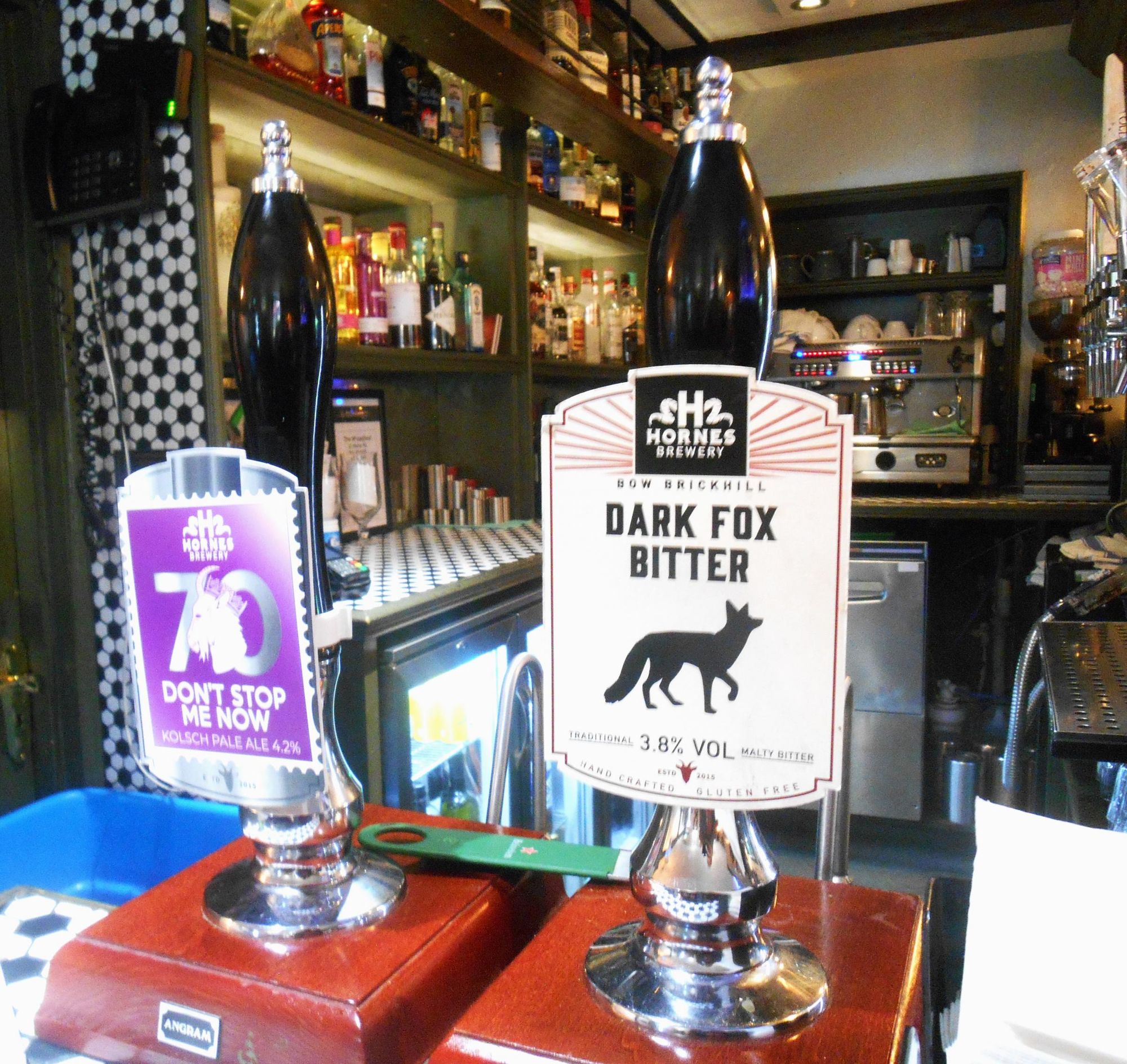 (Pub, Bar). Published on 28-06-2022