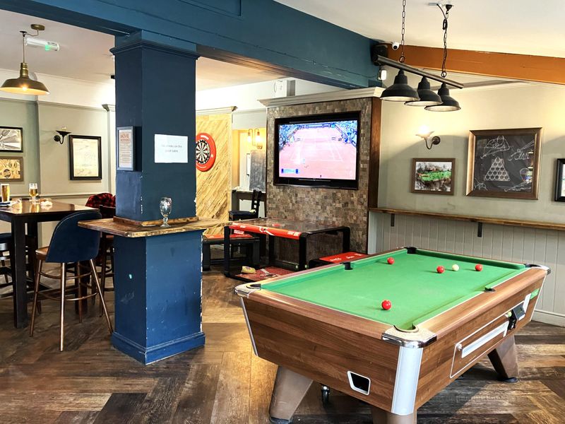 (Pub, Bar). Published on 10-05-2024