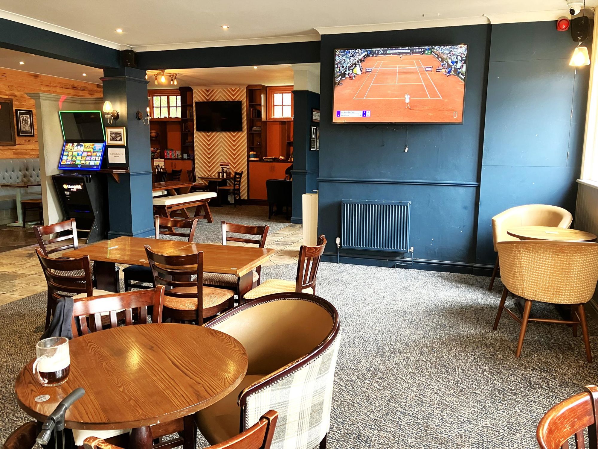 (Pub, Bar). Published on 10-05-2024