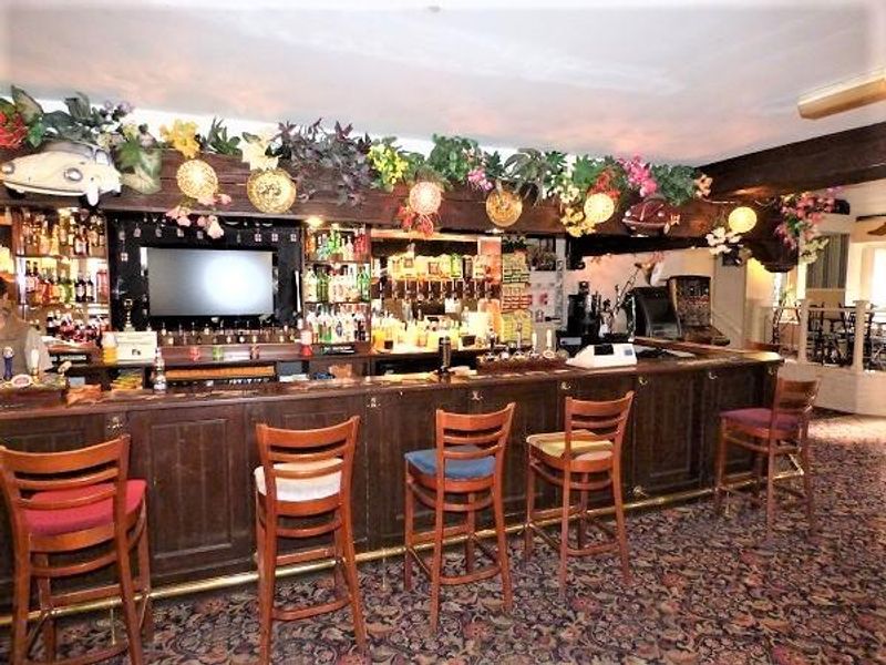 (Pub, Bar). Published on 10-06-2022