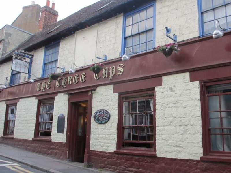 Three Cups, Buckingham. (Pub, External). Published on 22-02-2015