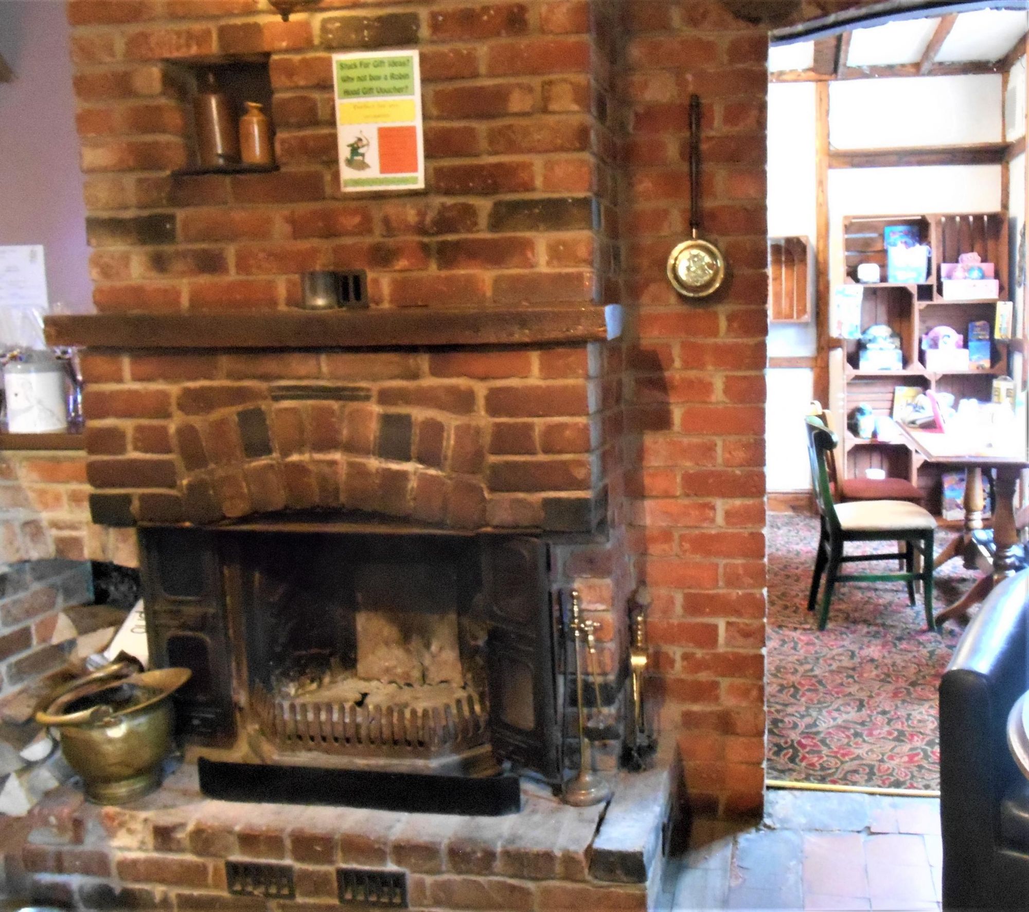 (Pub, Bar). Published on 28-05-2022