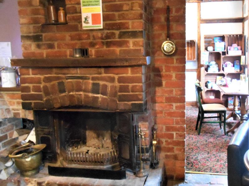 (Pub, Bar). Published on 28-05-2022