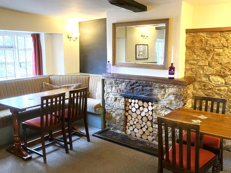 (Pub, Bar). Published on 31-03-2023