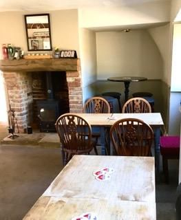 (Pub, Bar). Published on 18-08-2022