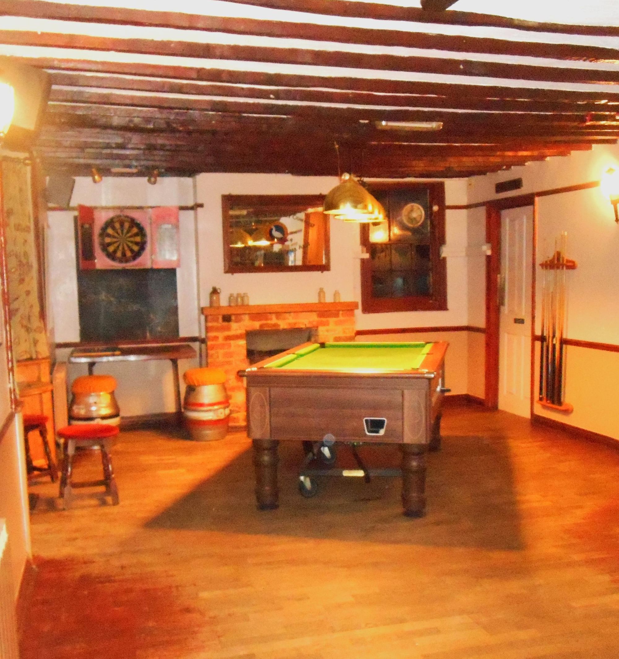 (Pub, Bar). Published on 28-01-2023